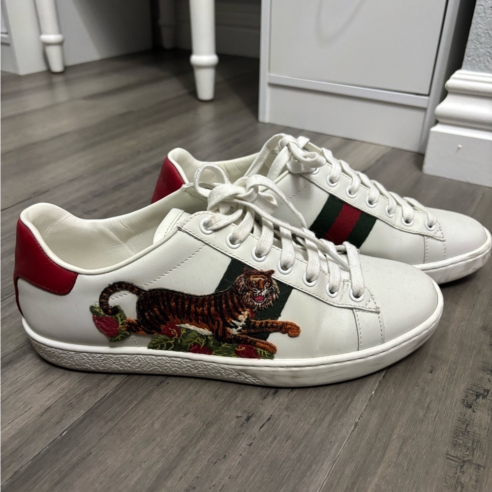 GUCCI YEAR OF THE TIGER WOMENS TENNIS SHOES